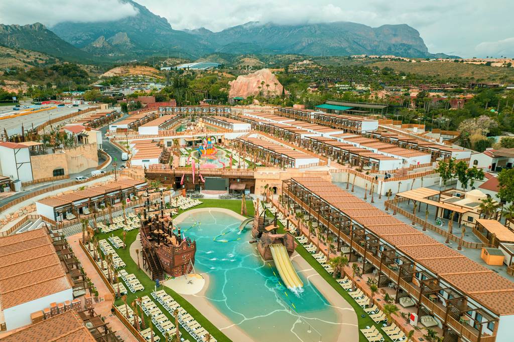 hotel in spain with splash parks