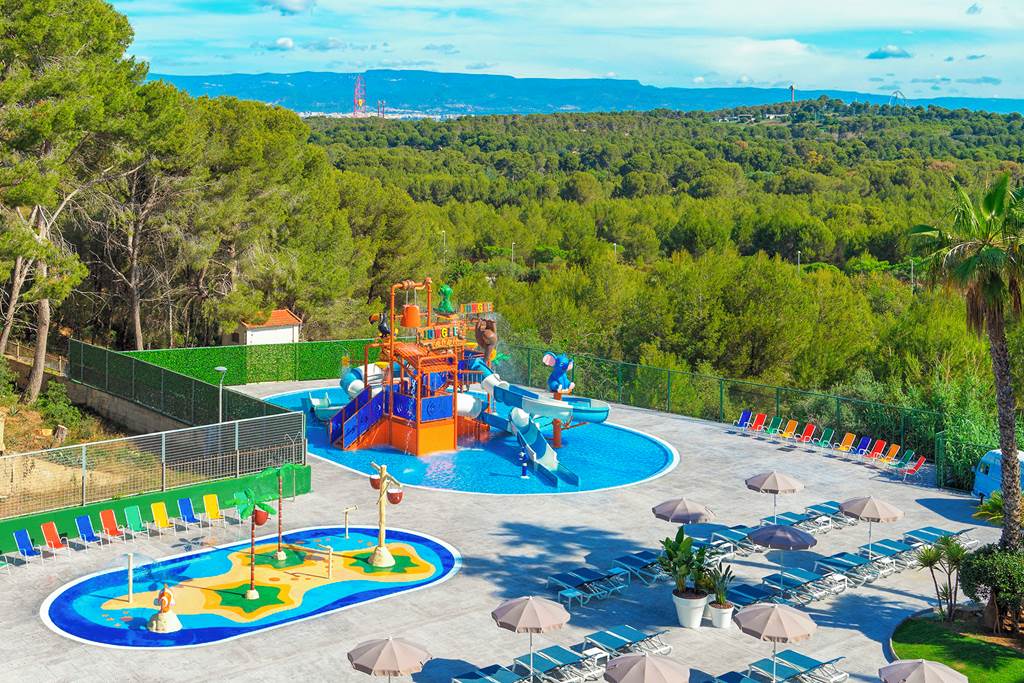hotel in spain with splash parks