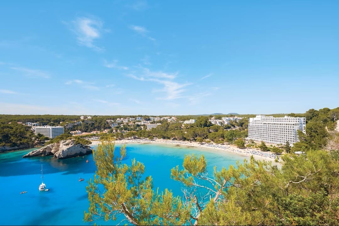 beachfront hotel for families